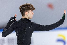 (SP)CHINA-CHONGQING-FIGURE SKATING-ISU GRAND PRIX-MEN-SHORT PROGRAM (CN)