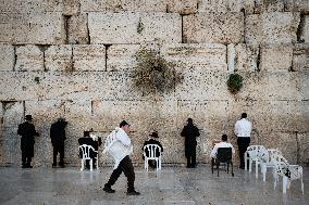Jews Praying In The Western Wall In Jerusalem Amid The Ongoing War