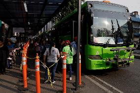 Authorities Offer Alternative Transportation After The Start Of Repair Of The Second Section Of Line 1 Of The Mexico City Metro