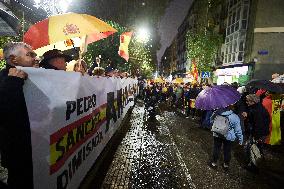 Rally against amnesty at PSOE headquarters in Santander - Spain