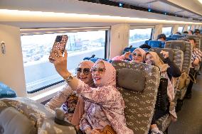 Xinhua Headlines: Xi's APEC trip to pilot China-U.S. ties, contribute to regional, global development