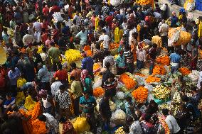 Flower Market During Kali Puja And Diwali Festival In Kolkata, India