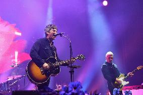 Noel Gallagher's High Flying Birds at the Zenith in Paris