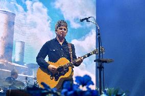 Noel Gallagher's High Flying Birds at the Zenith in Paris