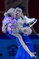 (SP)CHINA-CHONGQING-FIGURE SKATING-ISU GRAND PRIX-CUP OF CHINA-GALA (CN)