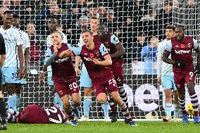 West Ham United v Nottingham Forest - Premier League