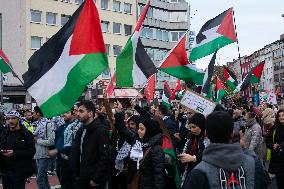 Pro-palestine Protest And Counter Demo Continues In Cologne