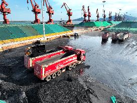 Vehicles Transfer Electric Coal in Lianyungang