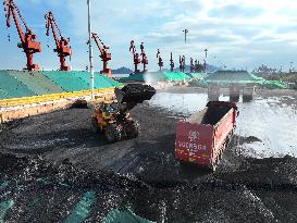 Vehicles Transfer Electric Coal in Lianyungang