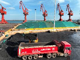 Vehicles Transfer Electric Coal in Lianyungang