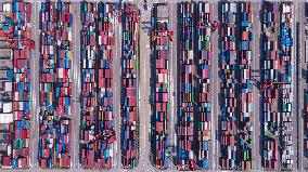 Zhenghe International Wharf Containers
