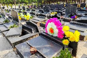 People Sweep The Grave in Anyang