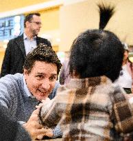 Justin Trudeau at a grocery store - Canada