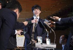 Shogi player Fujii receives PM Award