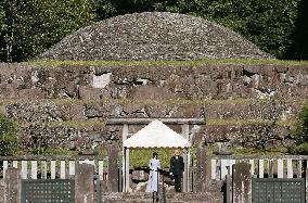 Japan's Princess Kako visits imperial graveyard