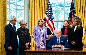 Biden Signs Memorandum On Women's Health Research - Washington