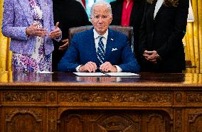 Biden Signs Memorandum On Women's Health Research - Washington