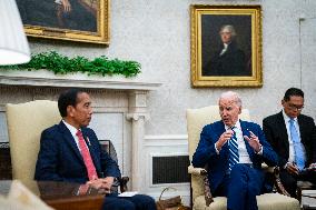 Biden Signs Memorandum On Women's Health Research - Washington