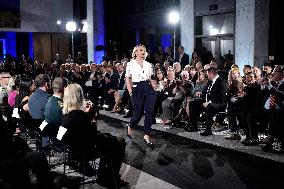 Fashion show featuring wounded veterans - Washington