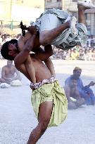 (SP) PAKISTAN-KARACHI-SINDHI-WRESTLING