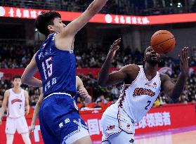 (SP)CHINA-QINGDAO-BASKETBALL-CBA LEAGUE-SHANGHAI VS QINGDAO (CN)