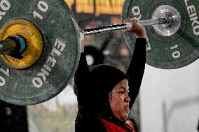 (SP)INDONESIA-JAKARTA-WEIGHTLIFTING-STUDENT-COMPETITION