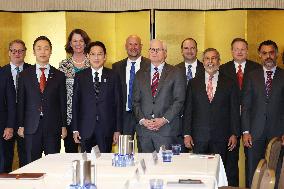 PM Kishida meets U.S. chip execs