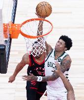 (SP)CANADA-TORONTO-BASKETBALL-NBA-BUCKS VS RAPTORS