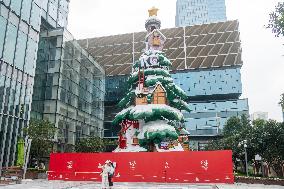 Christmas Atmosphere in Shanghai