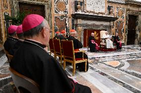 Pope Francis Holds An Audience - Vatican