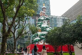 Christmas Atmosphere in Shanghai