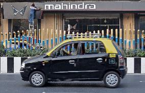 Mahindra Car Showroom In Mumbai