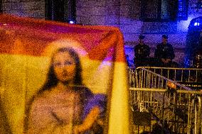 Protest Against The Investiture Of Pedro Sanchez In Barcelona.