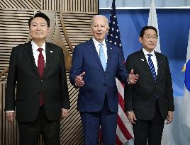Japan, U.S., S. Korea leaders