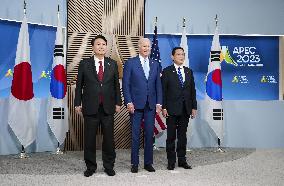 Japan, U.S., S. Korea leaders