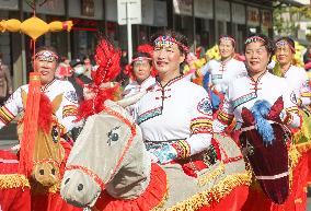 Folk Artists Demonstrate Intangible Cultural Heritage in Huzhou