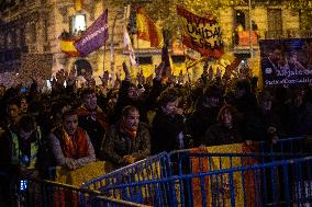 Clashes Follow Sanchez Reelection - Madrid