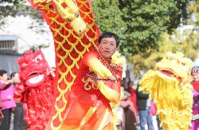 Folk Artists Demonstrate Intangible Cultural Heritage in Huzhou