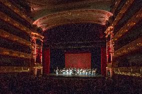 RUSSIA-ST. PETERSBURG-CHINESE FOLK MUSIC-SHOW