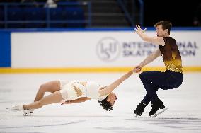 (SP)FINLAND-ESPOO-FIGURE SKATING-ISU GRAND PRIX-PAIRS-SHORT PROGRAM