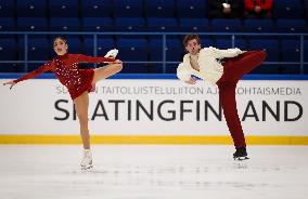 (SP)FINLAND-ESPOO-FIGURE SKATING-ISU GRAND PRIX-PAIRS-SHORT PROGRAM