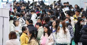 A Campus Job Fair in Huai 'an
