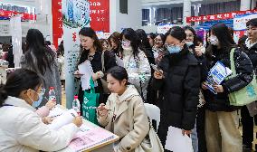 A Campus Job Fair in Huai 'an