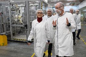 Agnes Pannier-Runacher Visits L'Oreal Factory - Caudry