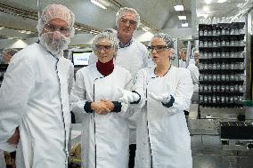 Agnes Pannier-Runacher Visits L'Oreal Factory - Caudry