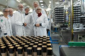 Agnes Pannier-Runacher Visits L'Oreal Factory - Caudry
