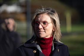 Agnes Pannier-Runacher Visits L'Oreal Factory - Caudry