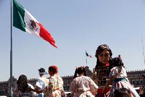 Little Amal Walks The Streets - Mexico City