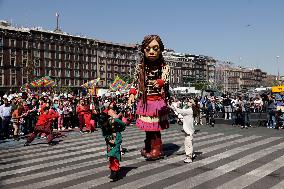 Mexico City Government Receive The Monumental Puppet 'Little Amal'
