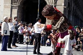 Mexico City Government Receive The Monumental Puppet 'Little Amal'